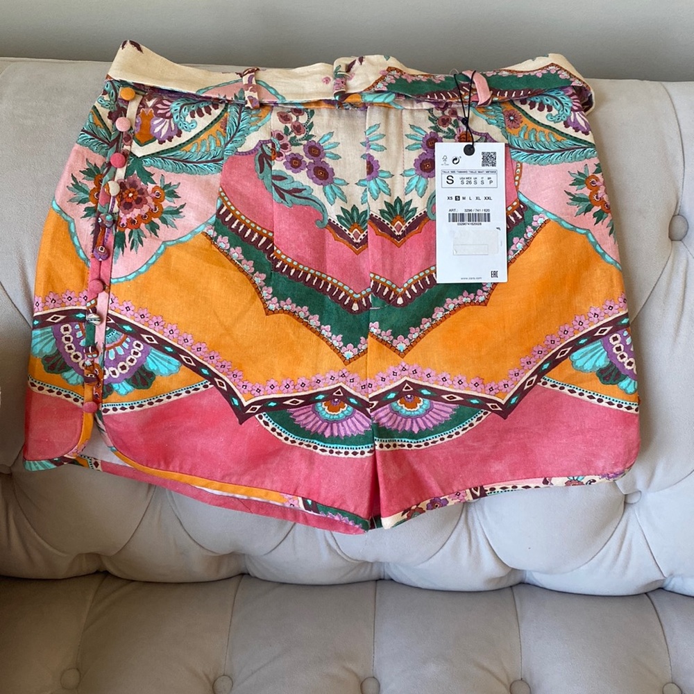 Colorful printed Zara shorts